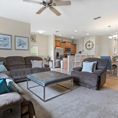 5 Bedrooms - 4 Bathrooms - Paradise Palms 3073 Bp